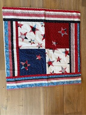 Patriotic Star Patchwork Quilt - Red, White & Blue